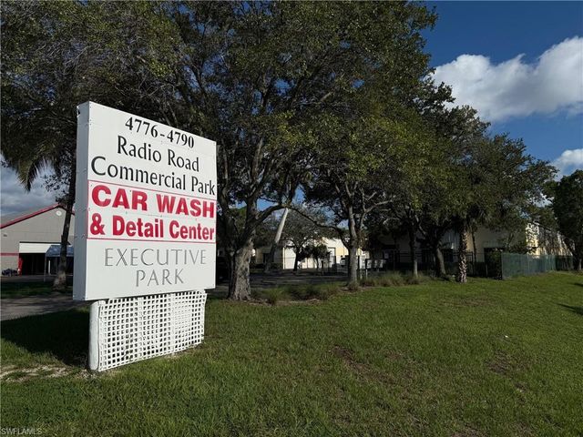 4776 Radio RD # 207, Naples, FL 34104