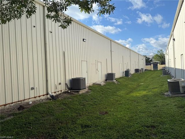 4776 Radio RD # 207, Naples, FL 34104