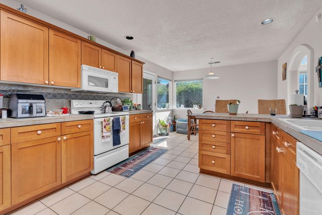 4211 Stowe Road NW, Albuquerque, NM 87114