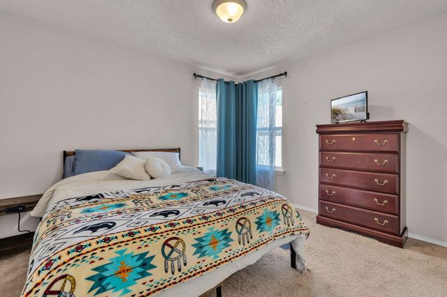4211 Stowe Road NW, Albuquerque, NM 87114
