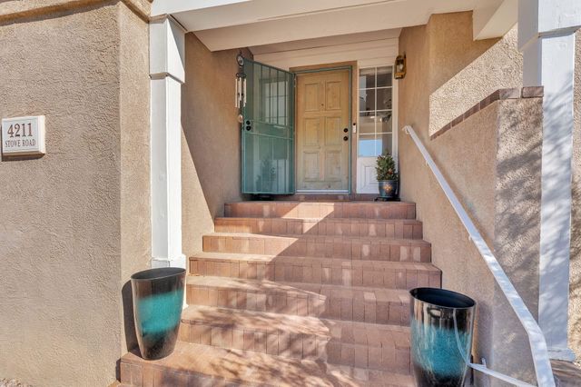 4211 Stowe Road NW, Albuquerque, NM 87114