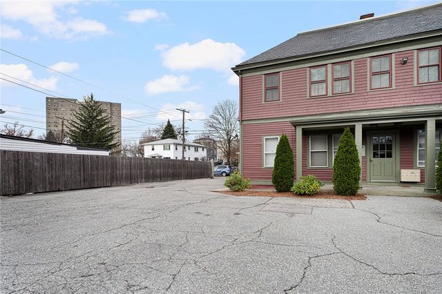 146 GROVE Street 2L, Providence, RI 02909