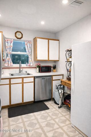 17 Vincent Court, Little Egg Harbor, NJ 08087