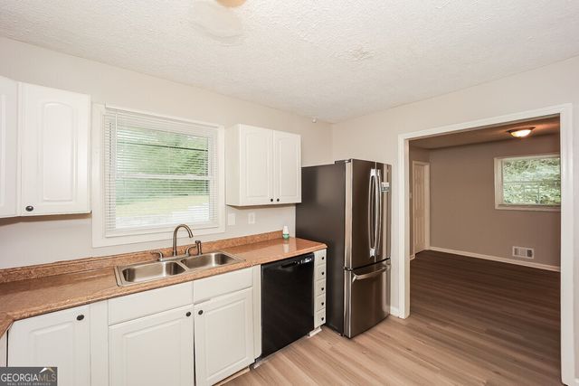 2680 Carriage Lane, South Fulton, GA 30349