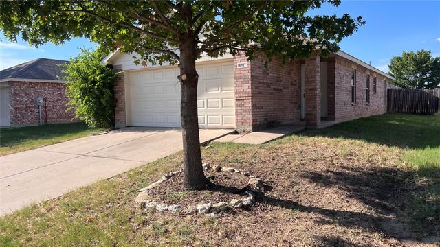 8911 Valley River Drive, Fort Worth, TX 76244