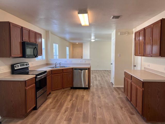 8911 Valley River Drive, Fort Worth, TX 76244