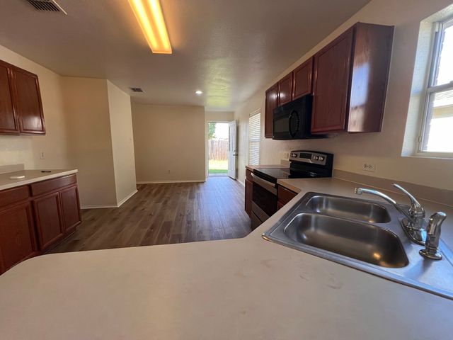 8911 Valley River Drive, Fort Worth, TX 76244