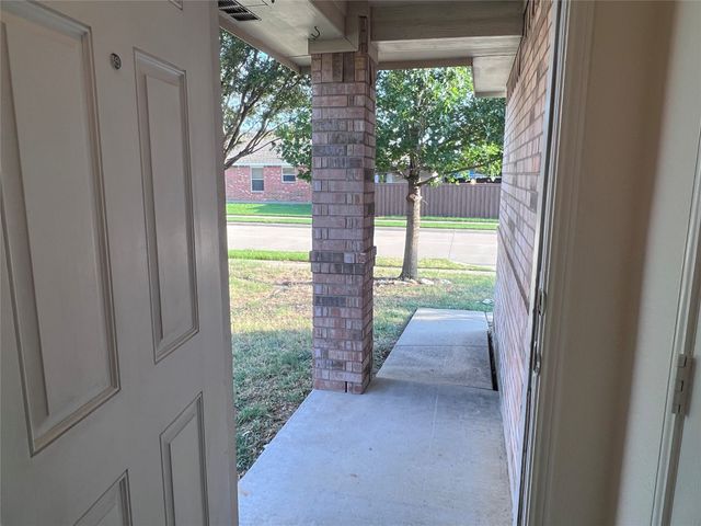 8911 Valley River Drive, Fort Worth, TX 76244