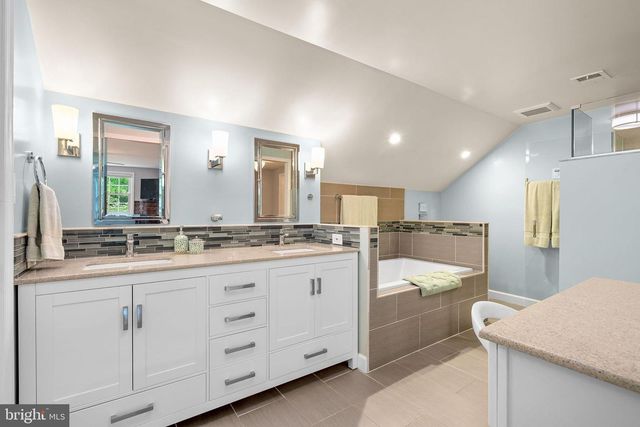 9000 WILLOW VALLEY DR, Potomac, MD 20854