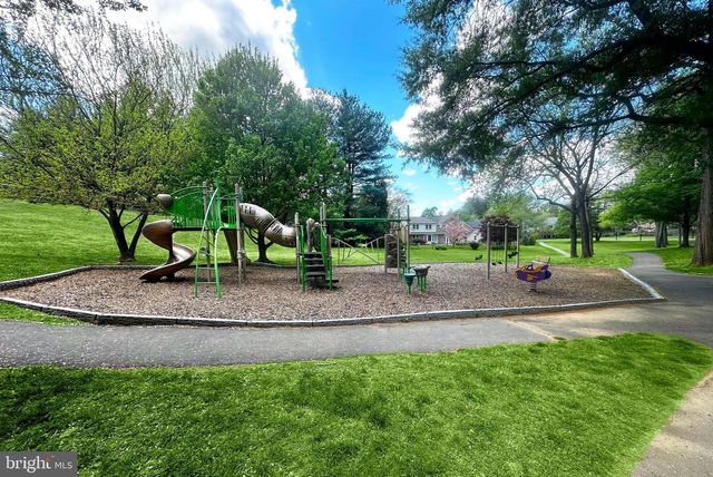 9000 WILLOW VALLEY DR, Potomac, MD 20854