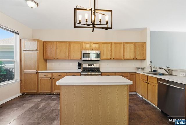 15 Aspen Court, Hardyston, NJ 07419