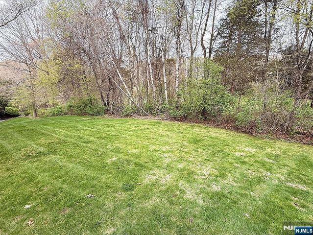 15 Aspen Court, Hardyston, NJ 07419