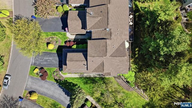 15 Aspen Court, Hardyston, NJ 07419
