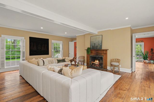530 Roxbury Road, Stamford, CT 06902