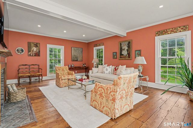 530 Roxbury Road, Stamford, CT 06902