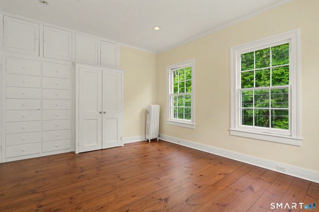 530 Roxbury Road, Stamford, CT 06902