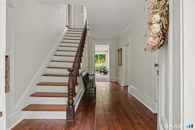 530 Roxbury Road, Stamford, CT 06902