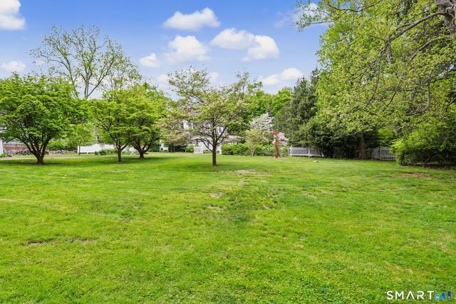 530 Roxbury Road, Stamford, CT 06902