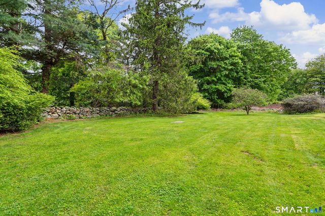 530 Roxbury Road, Stamford, CT 06902