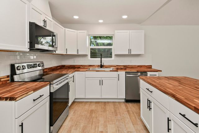 3016 W Chestnut Street, Springfield, MO 65803