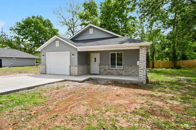 3016 W Chestnut Street, Springfield, MO 65803