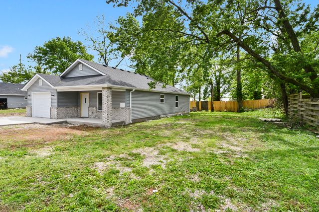 3016 W Chestnut Street, Springfield, MO 65803