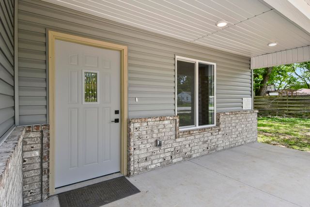 3016 W Chestnut Street, Springfield, MO 65803