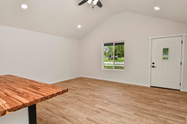 3016 W Chestnut Street, Springfield, MO 65803