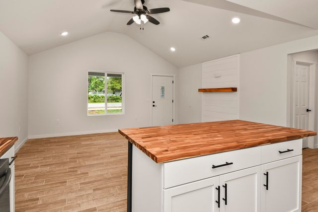 3016 W Chestnut Street, Springfield, MO 65803