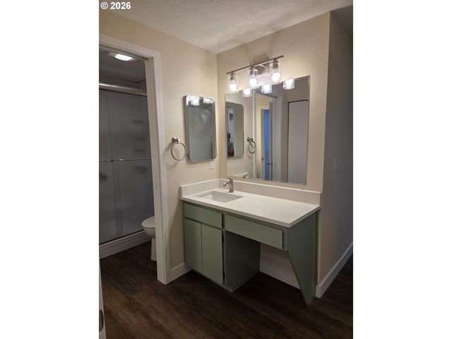3845 WILSHIRE Ln, Eugene, OR 97405