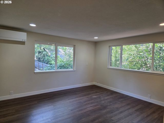 3845 WILSHIRE Ln, Eugene, OR 97405