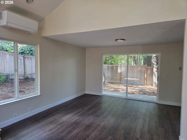 3845 WILSHIRE Ln, Eugene, OR 97405