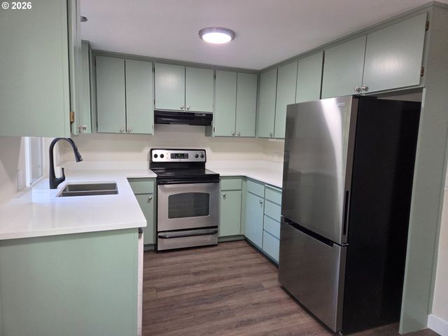 3845 WILSHIRE Ln, Eugene, OR 97405