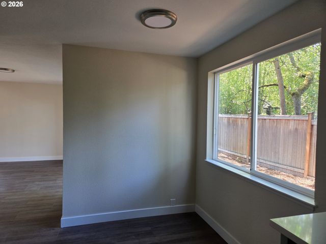 3845 WILSHIRE Ln, Eugene, OR 97405