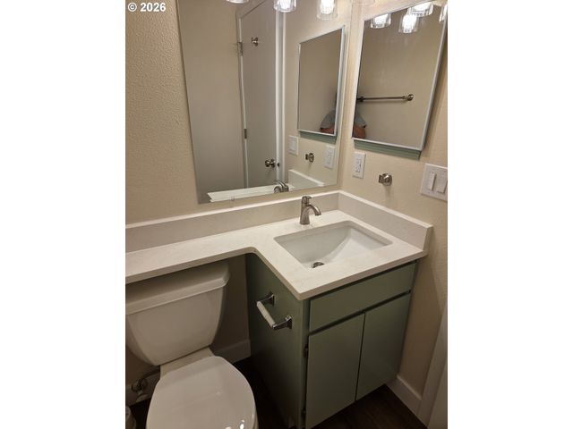 3845 WILSHIRE Ln, Eugene, OR 97405