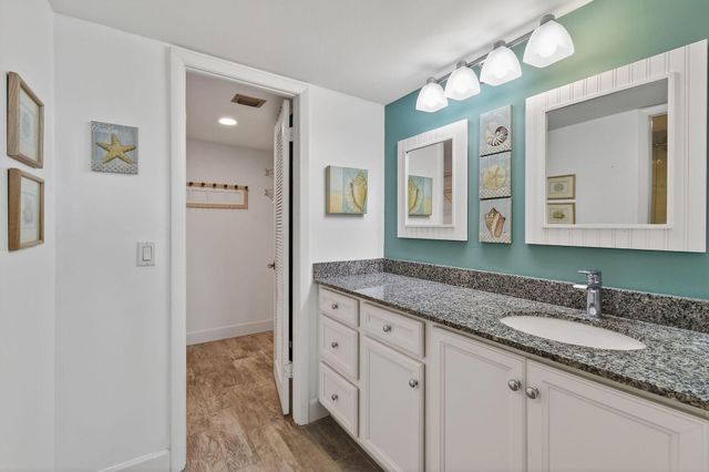 1036 Us Highway One 419, North Palm Beach, FL 33408