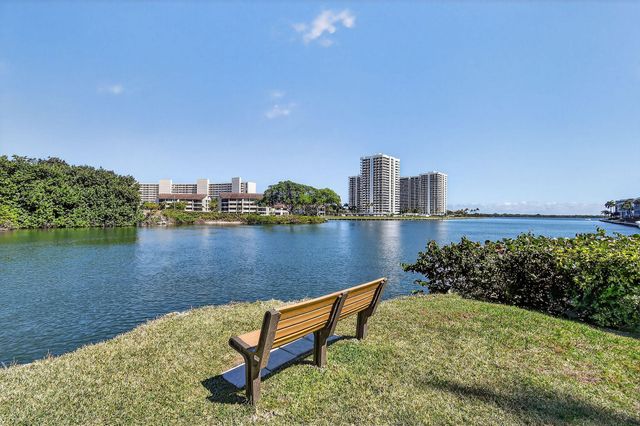 1036 Us Highway One 419, North Palm Beach, FL 33408