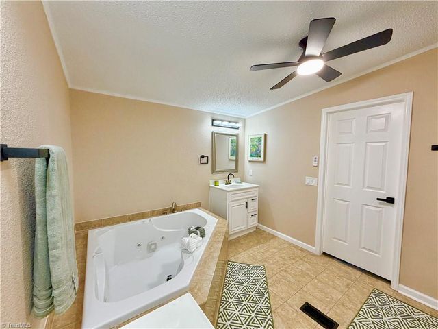 1293 N Koontz Road, Lexington, NC 27295