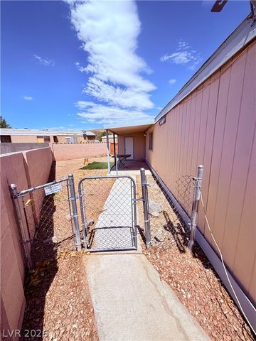 4182 Queen Isabel Court, Las Vegas, NV 89115