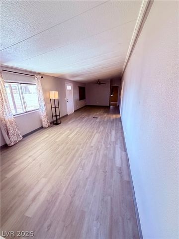 4182 Queen Isabel Court, Las Vegas, NV 89115