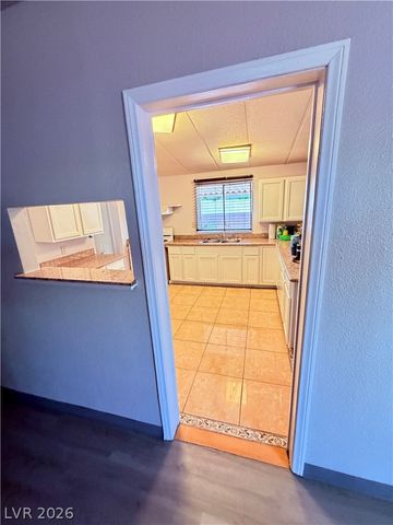 4182 Queen Isabel Court, Las Vegas, NV 89115