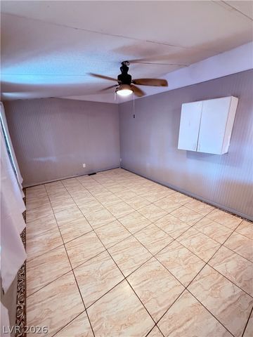 4182 Queen Isabel Court, Las Vegas, NV 89115