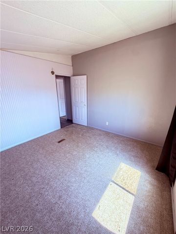 4182 Queen Isabel Court, Las Vegas, NV 89115