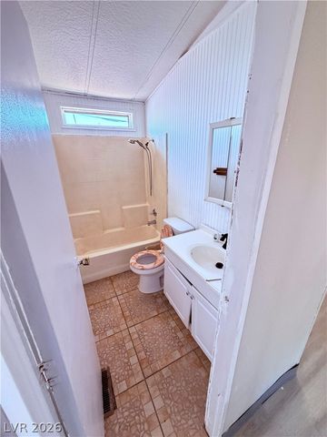 4182 Queen Isabel Court, Las Vegas, NV 89115