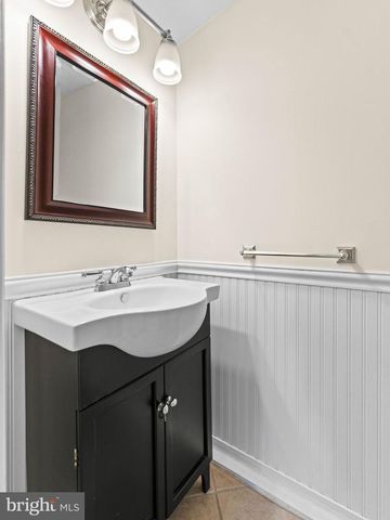 316 LOCUST AVE, Ardmore, PA 19003