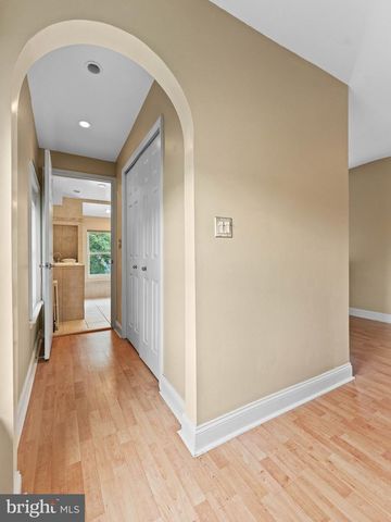 316 LOCUST AVE, Ardmore, PA 19003