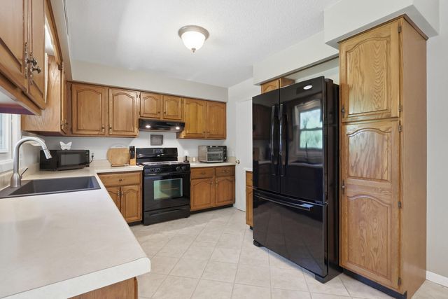 6406 Dodds Drive, Bettendorf, IA 52722