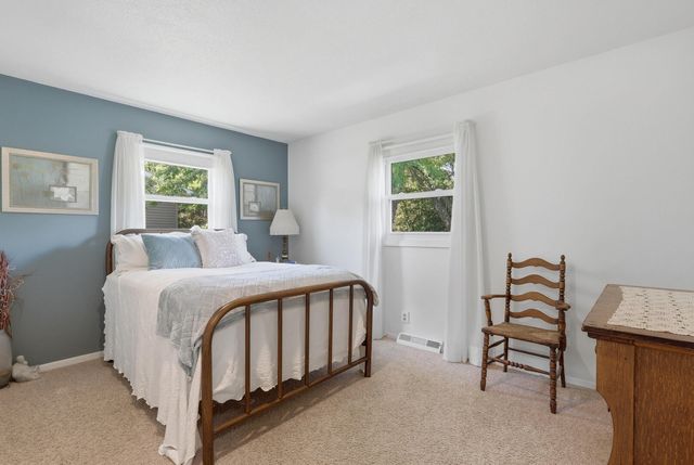 6406 Dodds Drive, Bettendorf, IA 52722