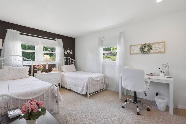 6406 Dodds Drive, Bettendorf, IA 52722