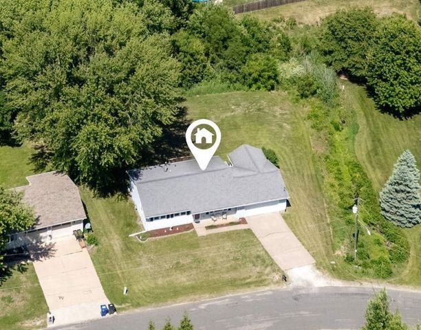 6406 Dodds Drive, Bettendorf, IA 52722